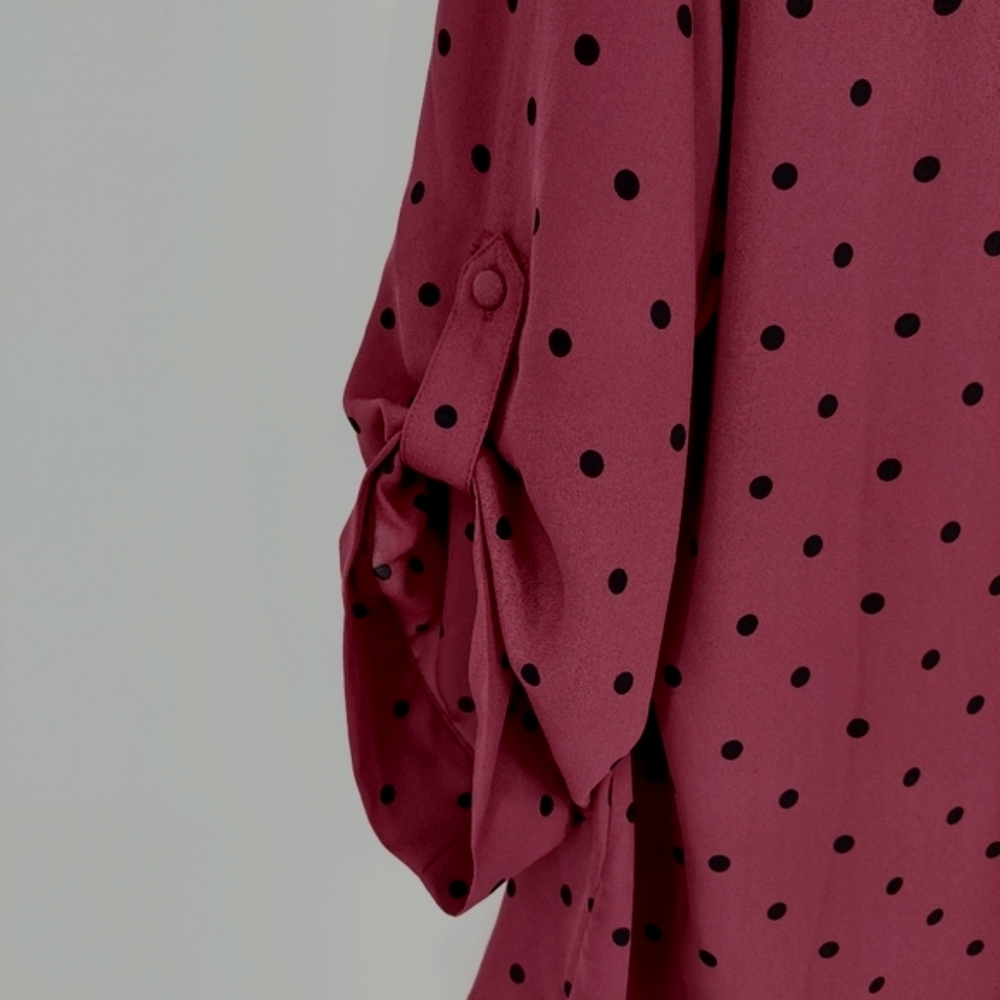 Torrid Polka Dot V-Neck 3/4 Sleeve Blouse - Picture 4 of 10